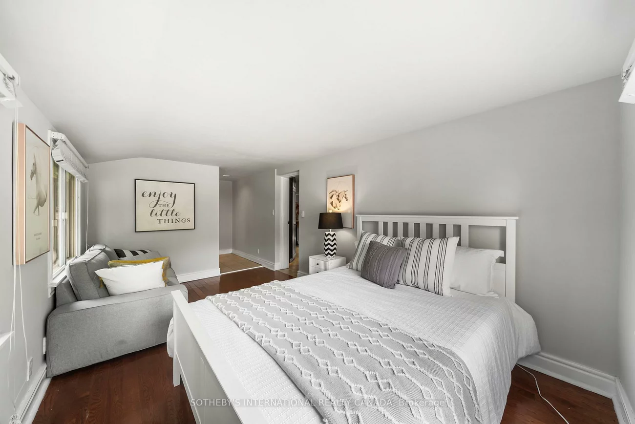 29, Highbourne, Yonge-St. Clair, Toronto