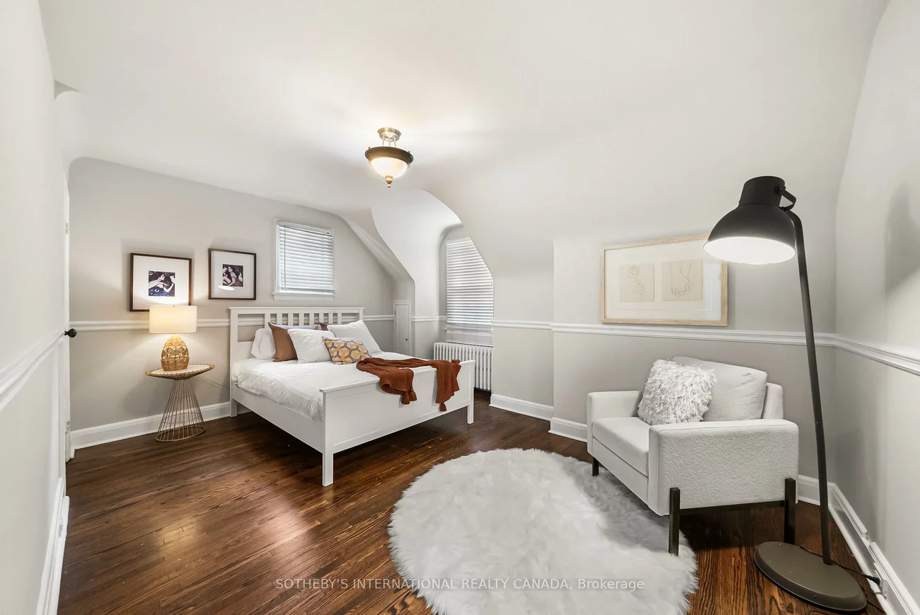 29, Highbourne, Yonge-St. Clair, Toronto