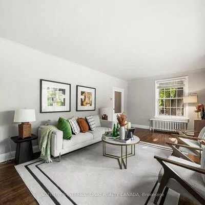 29, Highbourne, Yonge-St. Clair, Toronto