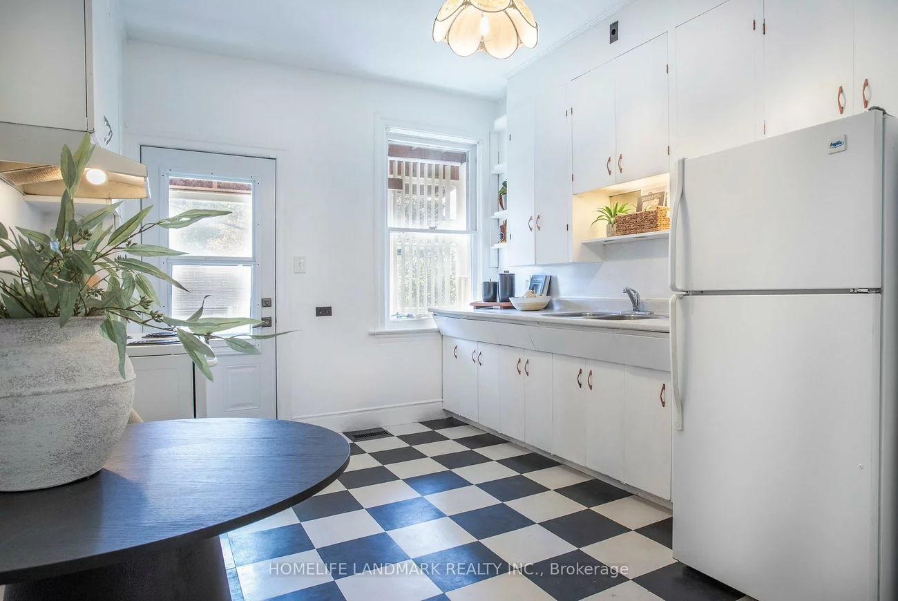 35, Dupont, Annex, Toronto