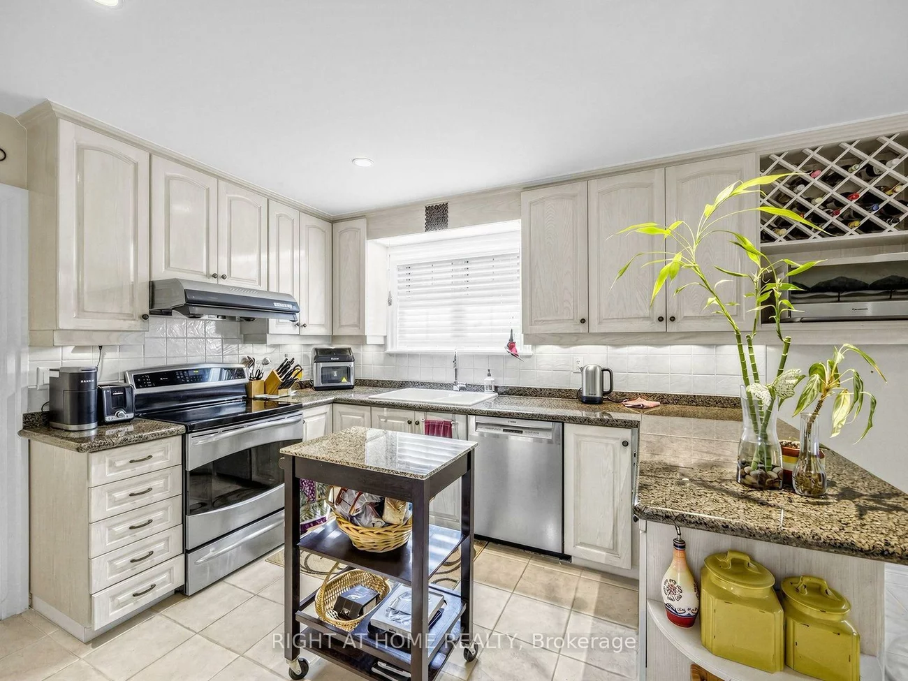 89, Page, Bayview Village, Toronto
