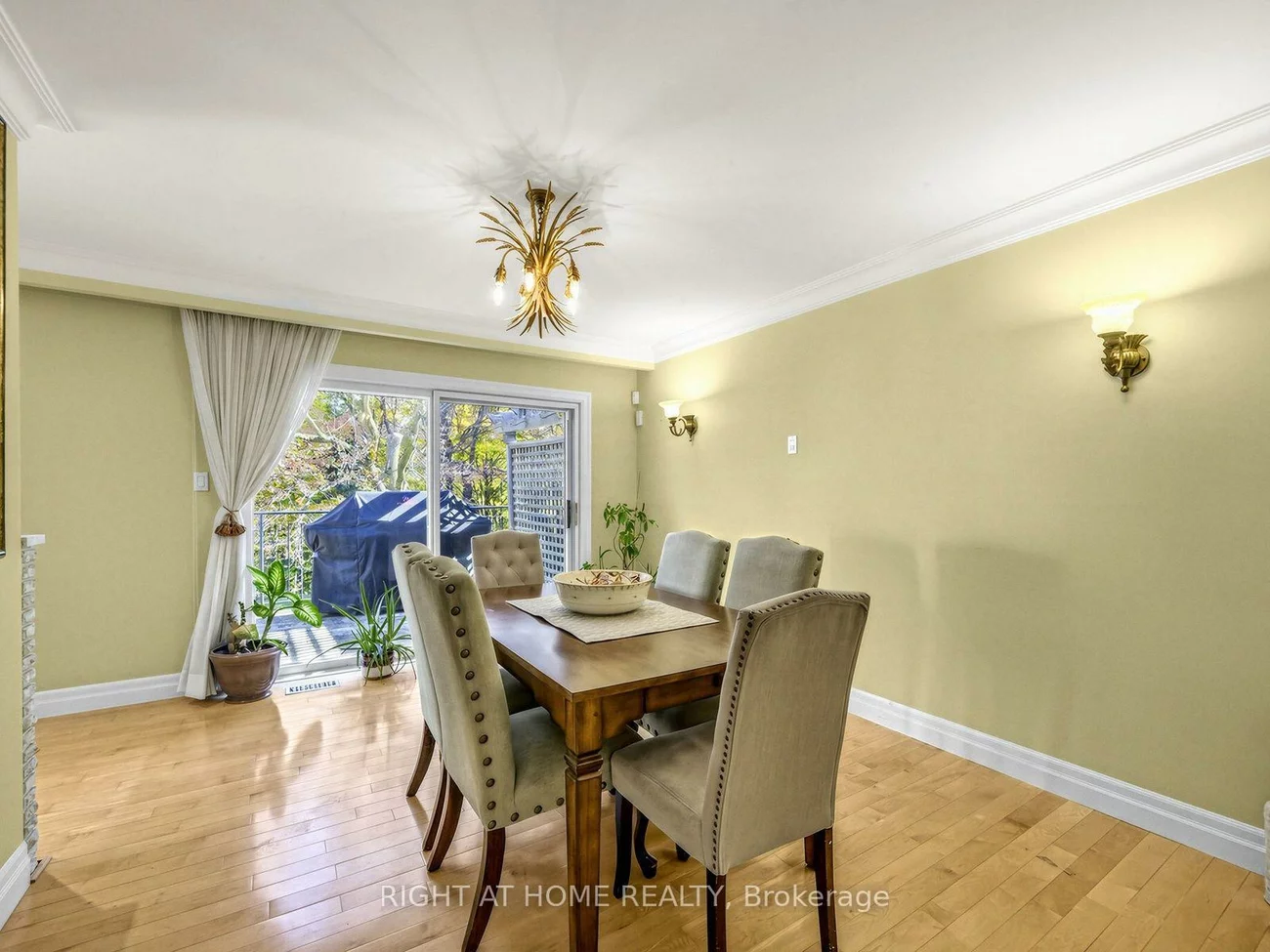 89, Page, Bayview Village, Toronto