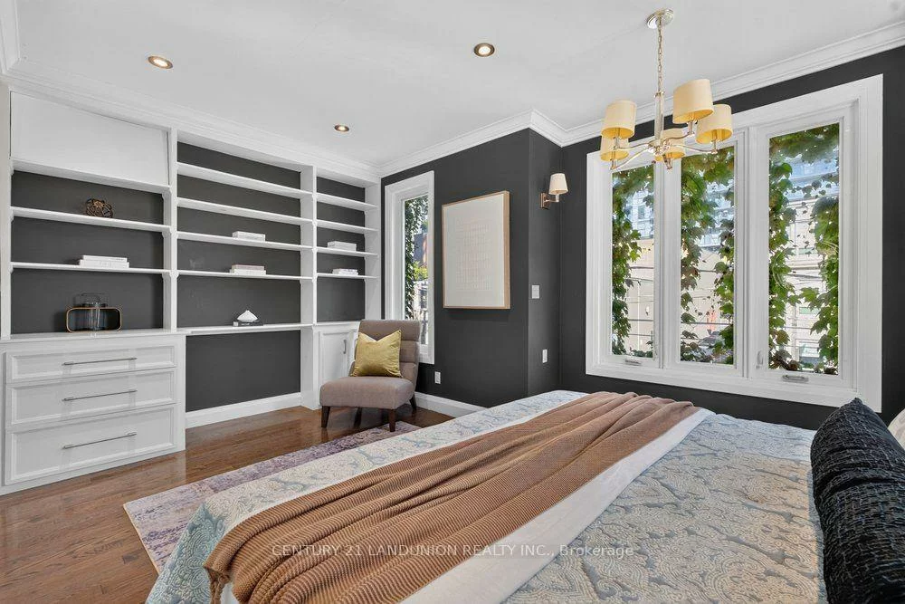 469, Richmond, Moss Park, Toronto