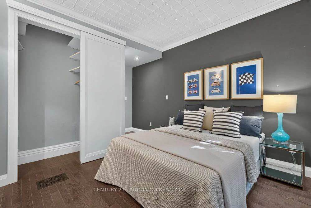 469, Richmond, Moss Park, Toronto