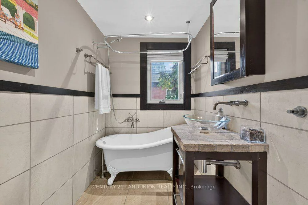 469, Richmond, Moss Park, Toronto