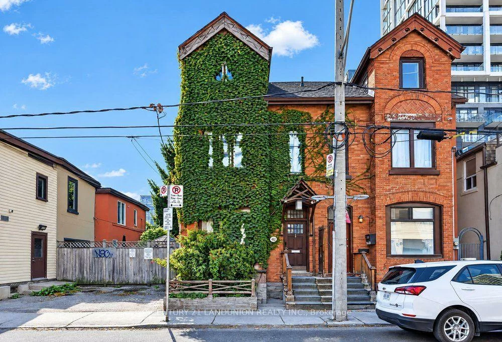 469, Richmond, Moss Park, Toronto