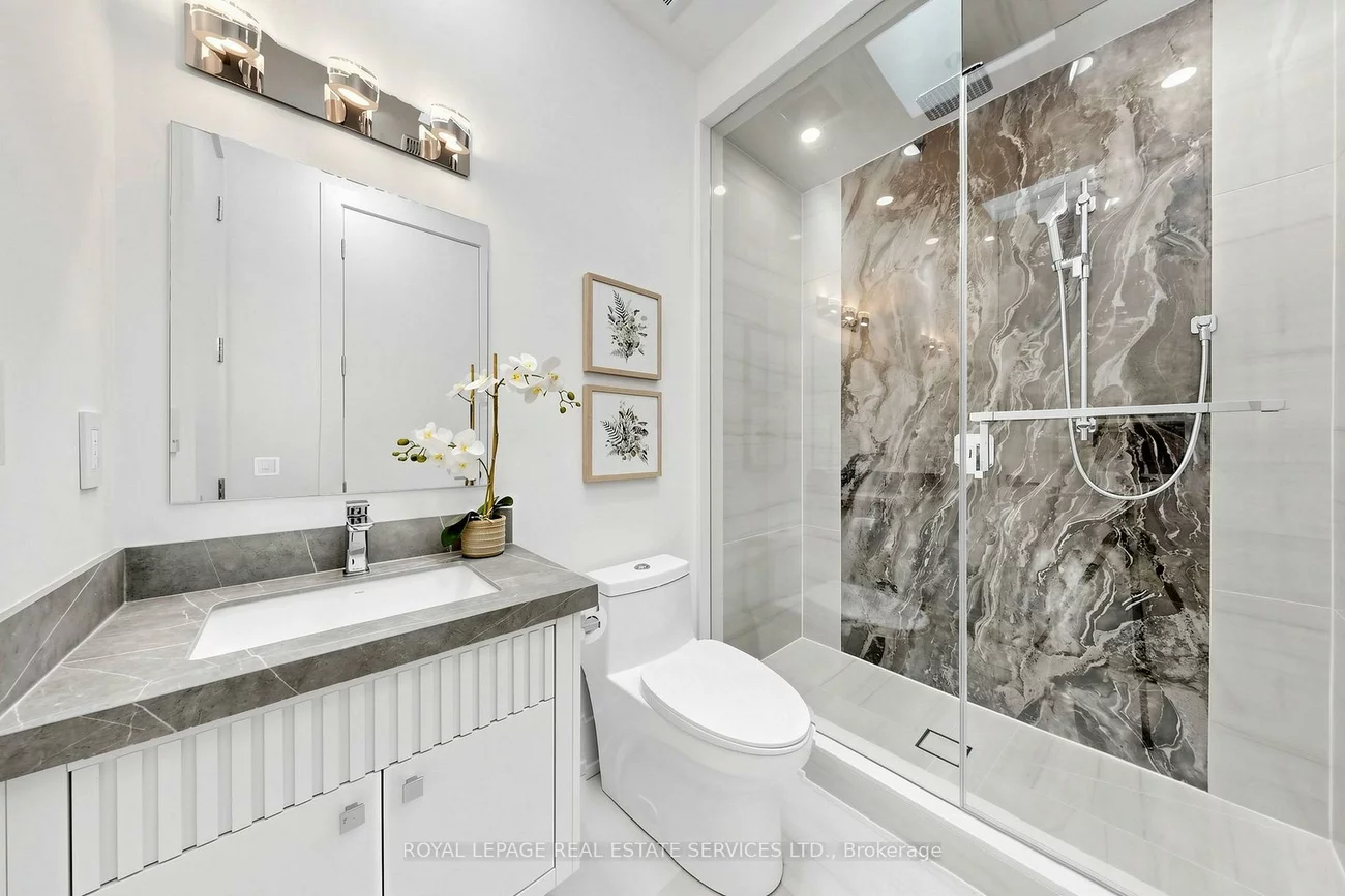 383, Melrose, Bedford Park-Nortown, Toronto