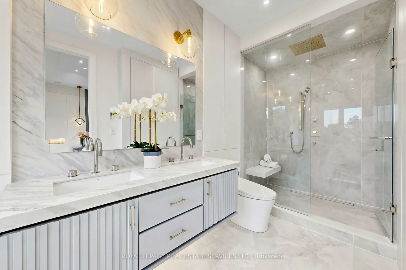 383, Melrose, Bedford Park-Nortown, Toronto