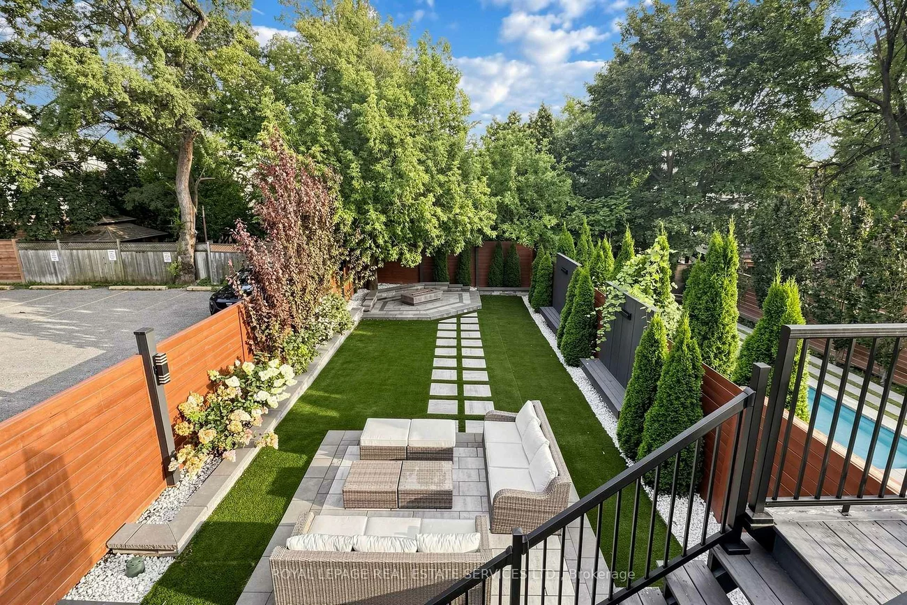 383, Melrose, Bedford Park-Nortown, Toronto