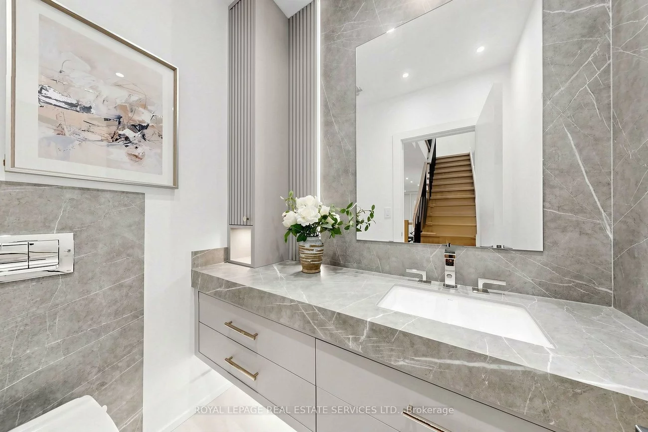 383, Melrose, Bedford Park-Nortown, Toronto