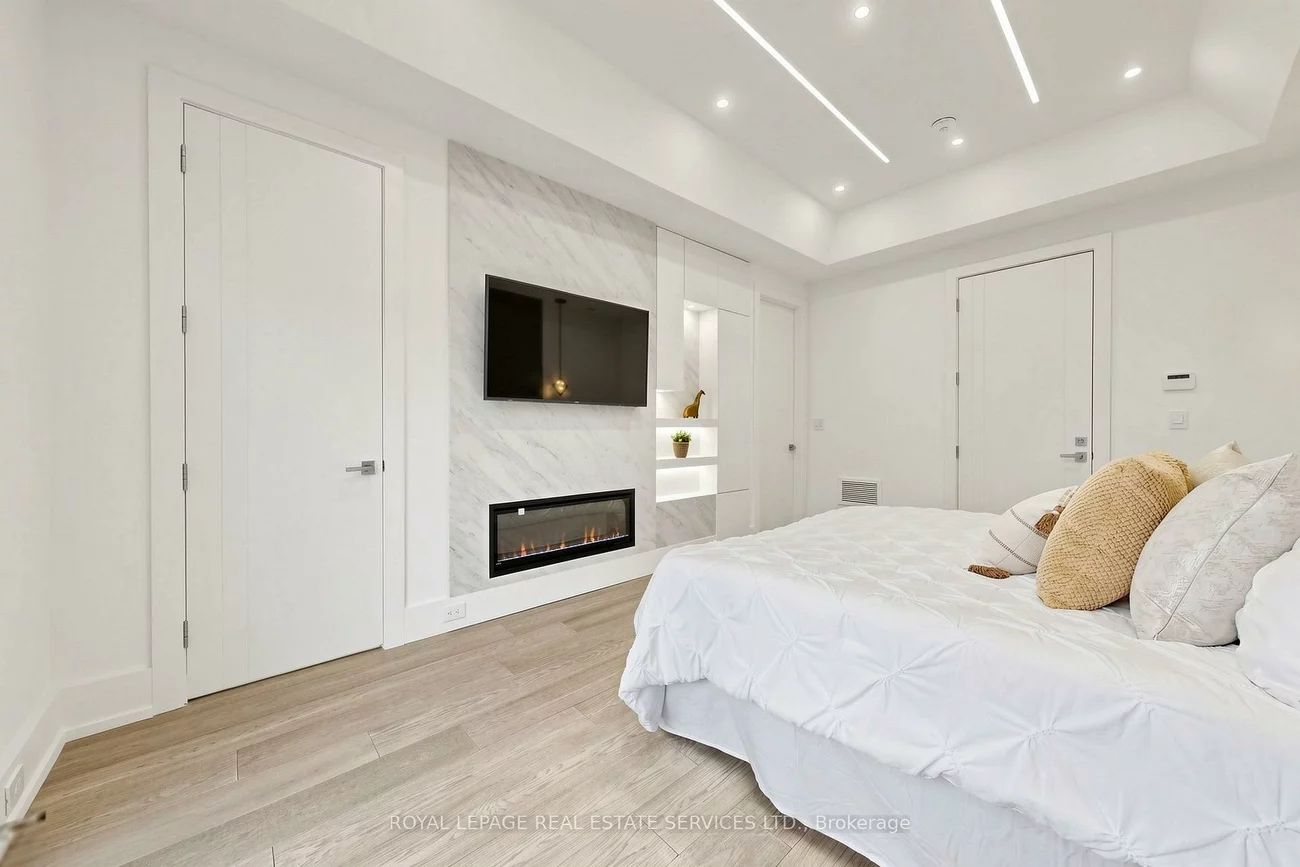 383, Melrose, Bedford Park-Nortown, Toronto