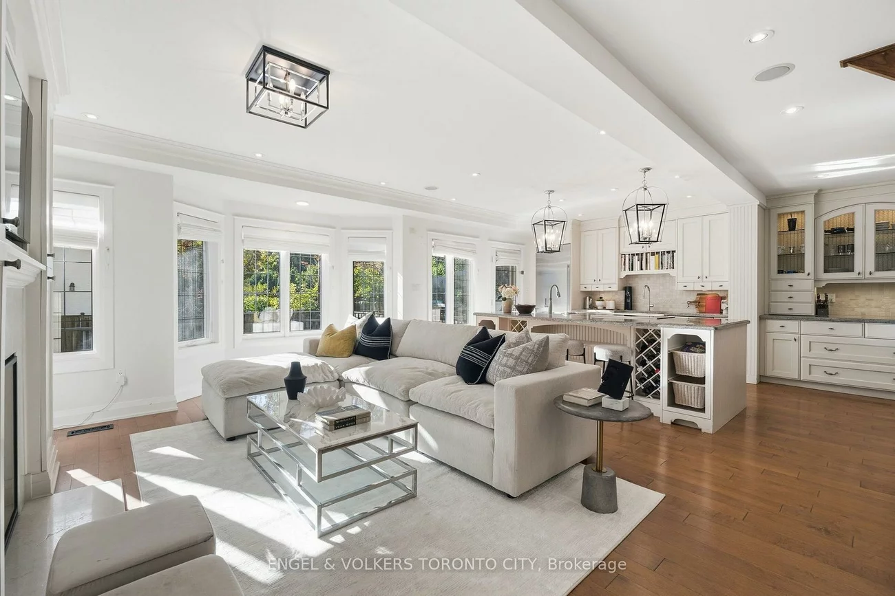 55, Elderwood, Forest Hill South, Toronto