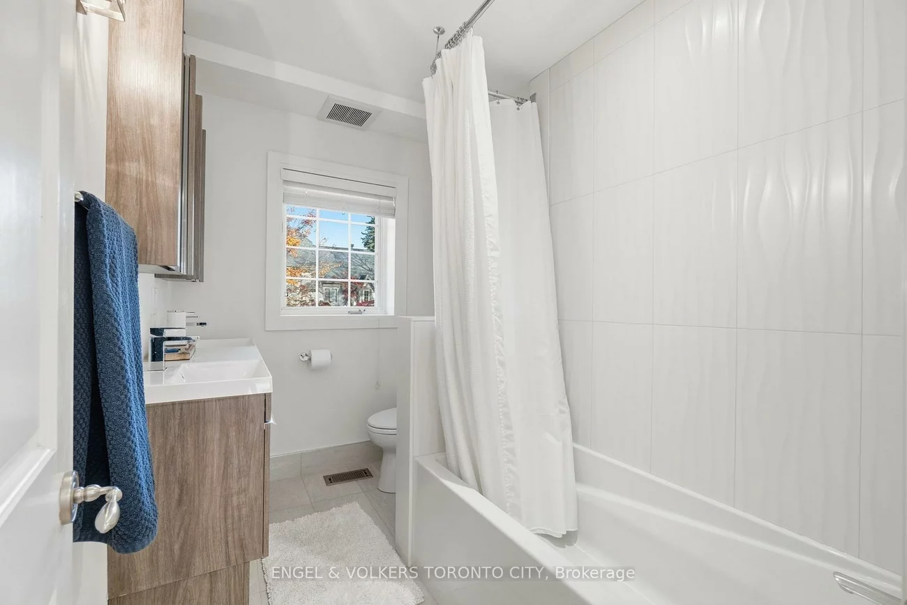 55, Elderwood, Forest Hill South, Toronto