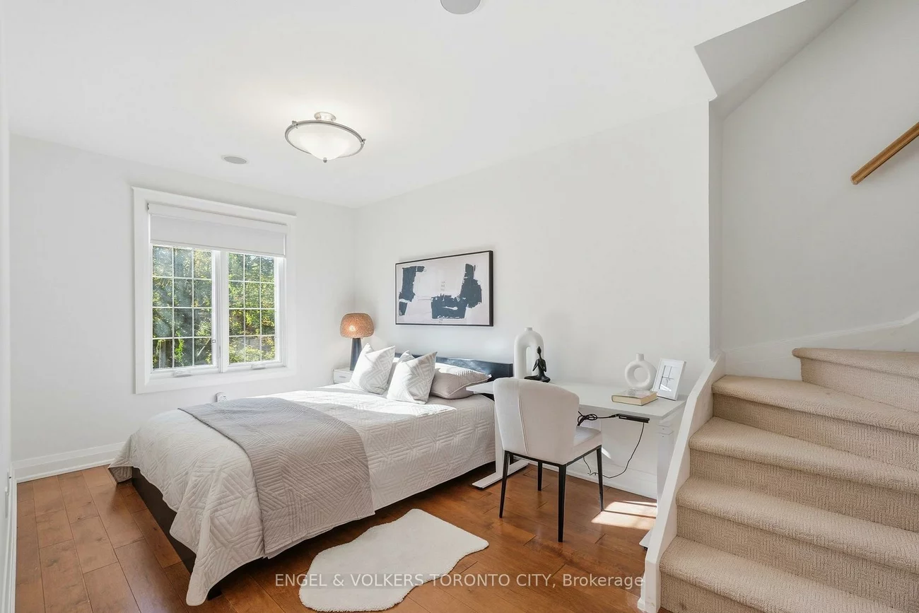 55, Elderwood, Forest Hill South, Toronto