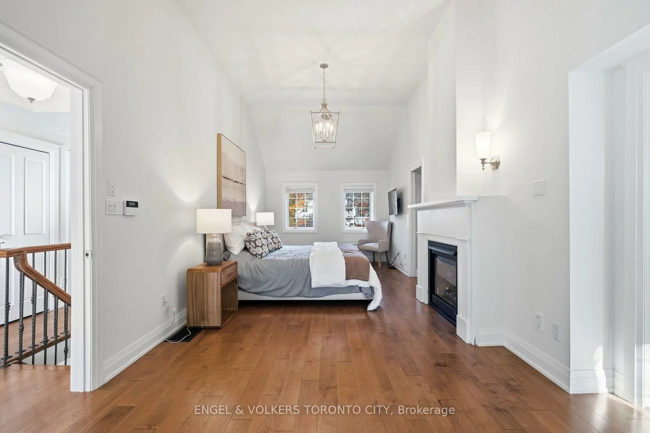 55, Elderwood, Forest Hill South, Toronto