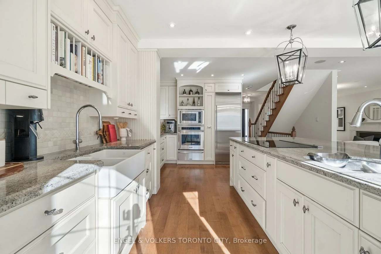 55, Elderwood, Forest Hill South, Toronto