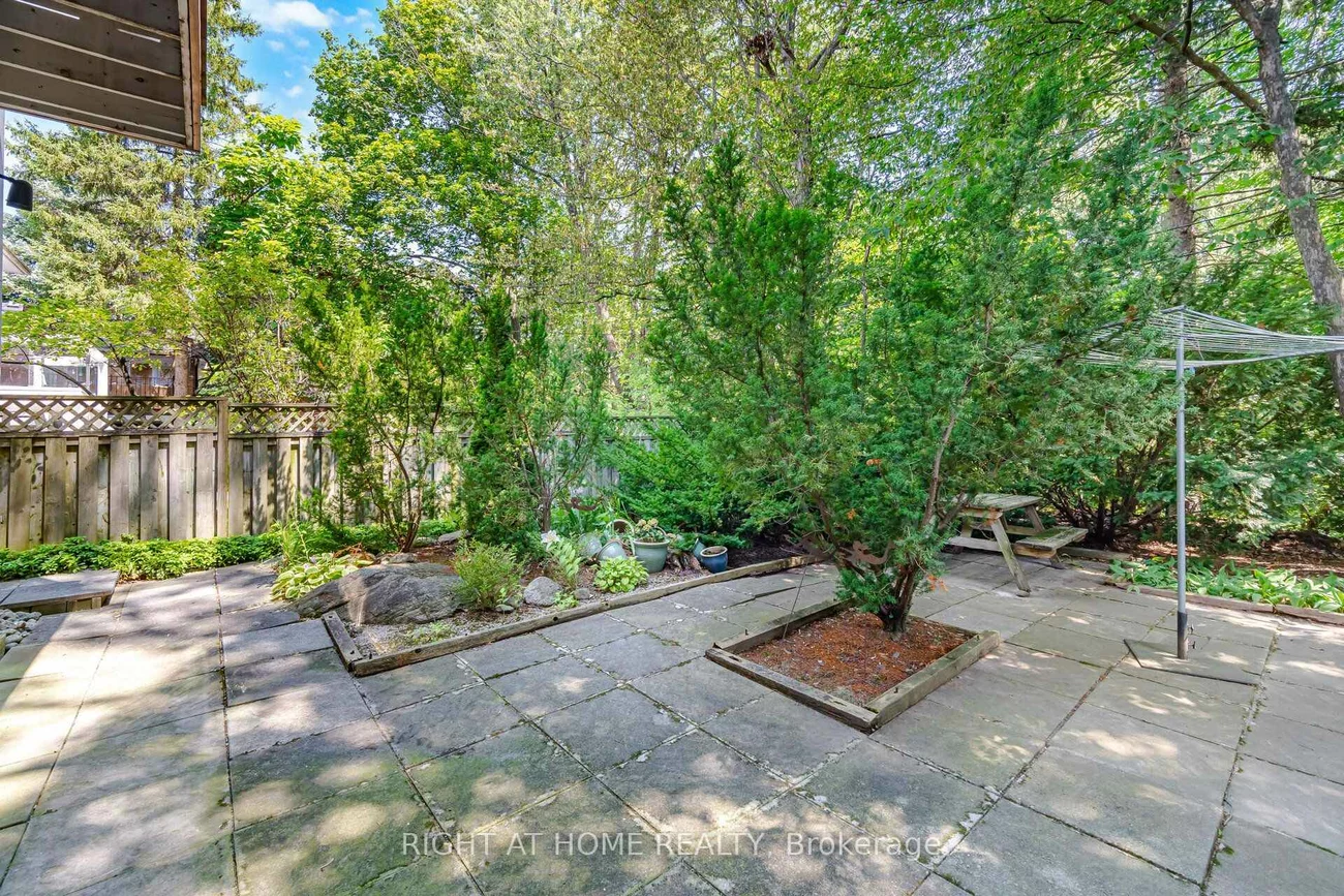 9, Saguenay, Bedford Park-Nortown, Toronto