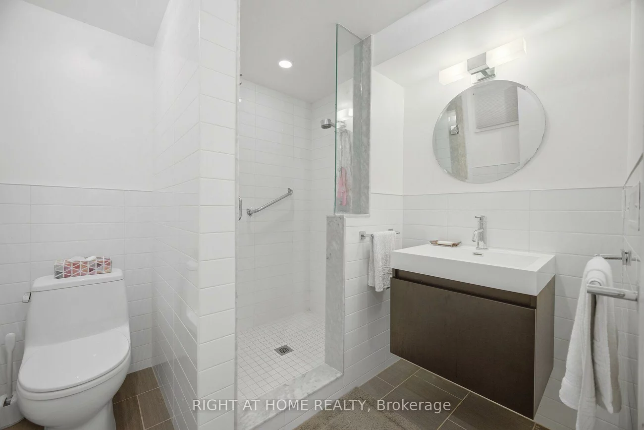 9, Saguenay, Bedford Park-Nortown, Toronto