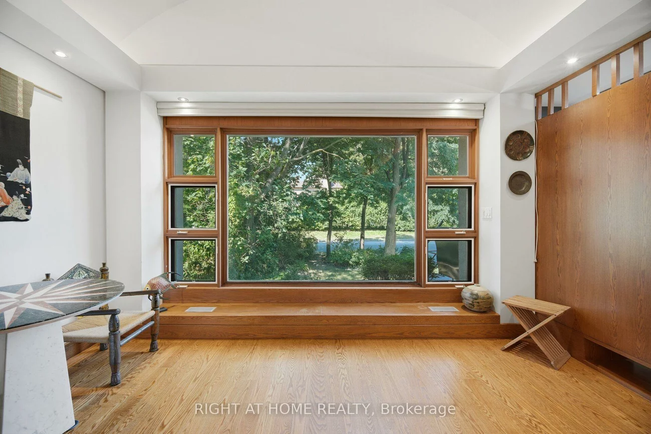 9, Saguenay, Bedford Park-Nortown, Toronto