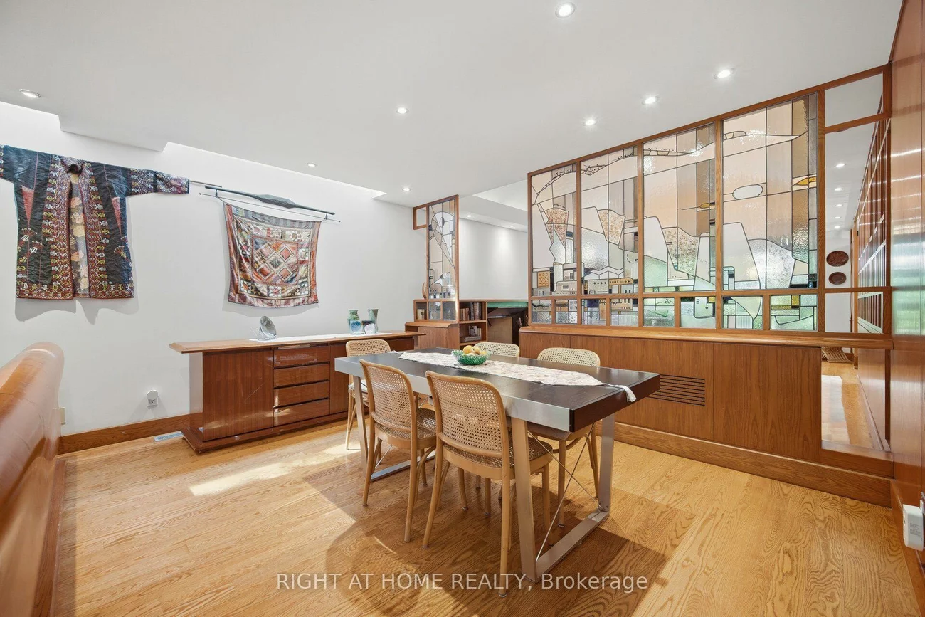 9, Saguenay, Bedford Park-Nortown, Toronto