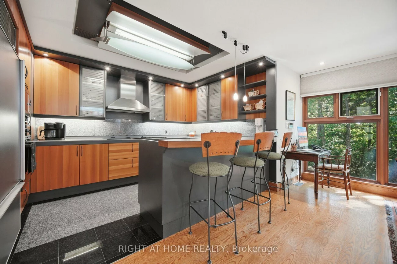 9, Saguenay, Bedford Park-Nortown, Toronto