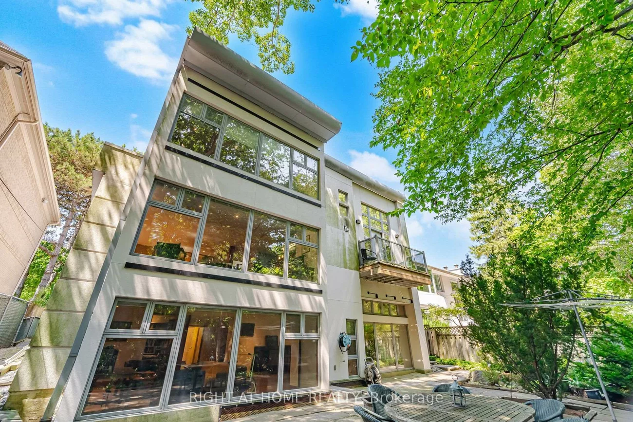 9, Saguenay, Bedford Park-Nortown, Toronto