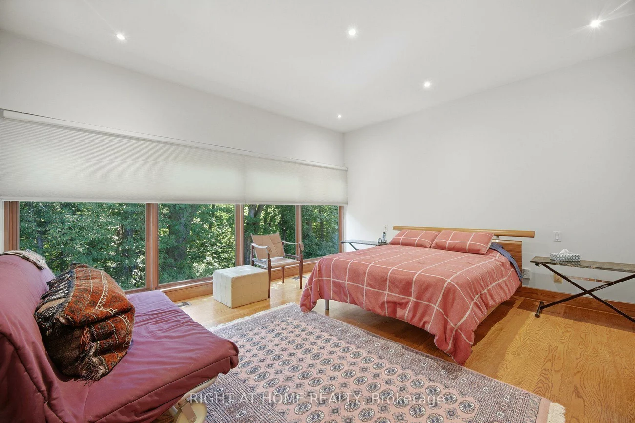 9, Saguenay, Bedford Park-Nortown, Toronto