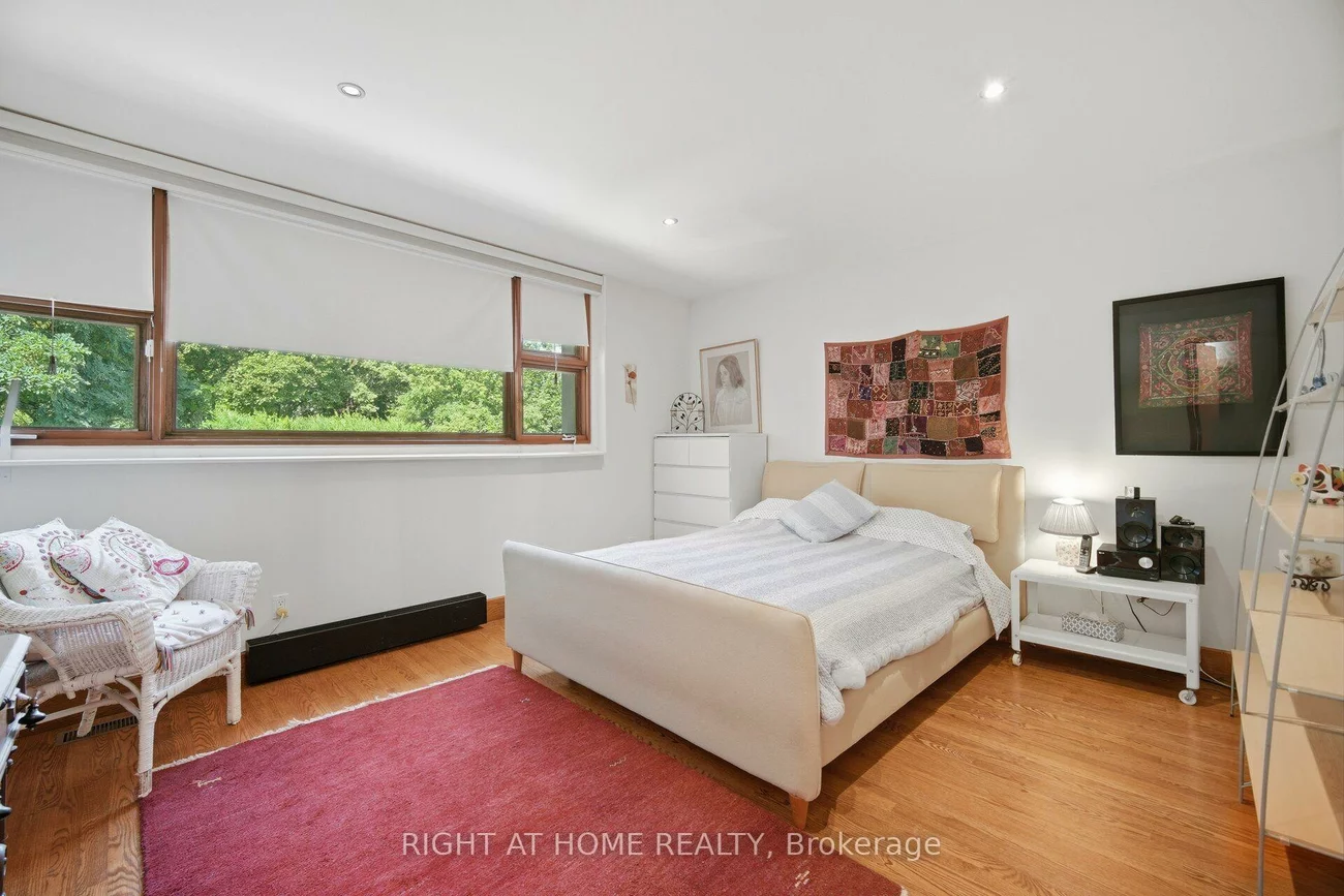 9, Saguenay, Bedford Park-Nortown, Toronto