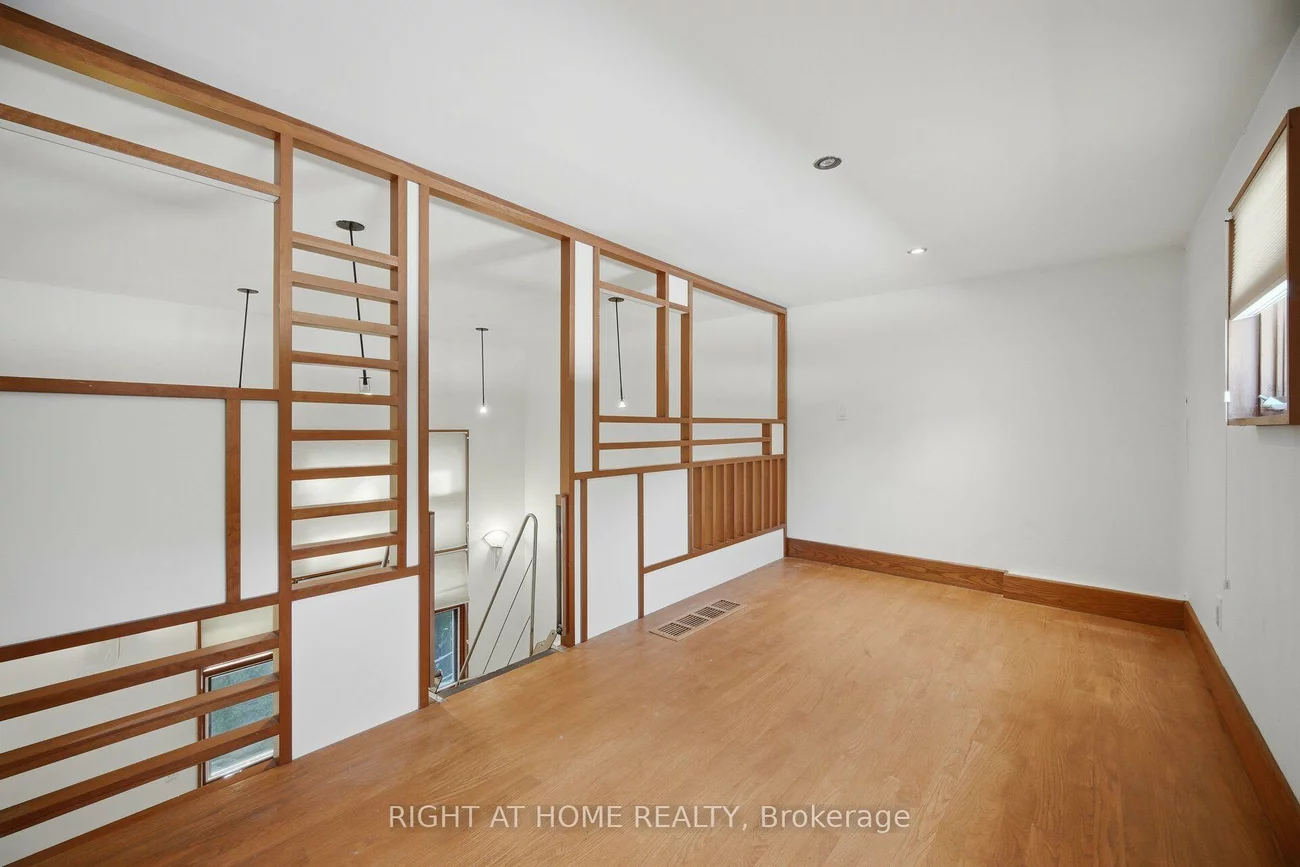 9, Saguenay, Bedford Park-Nortown, Toronto