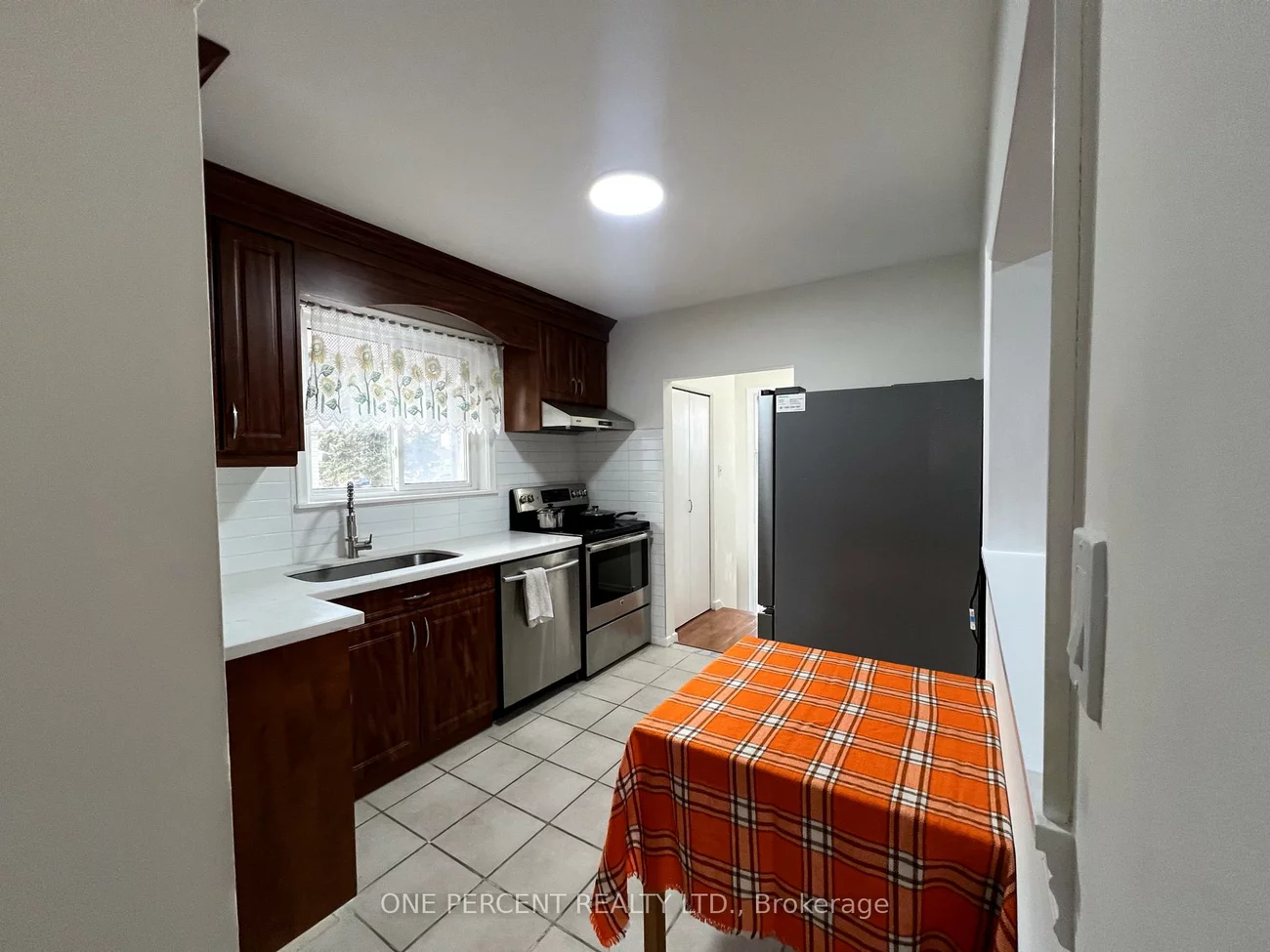 17, Savarin, Eglinton East, Toronto