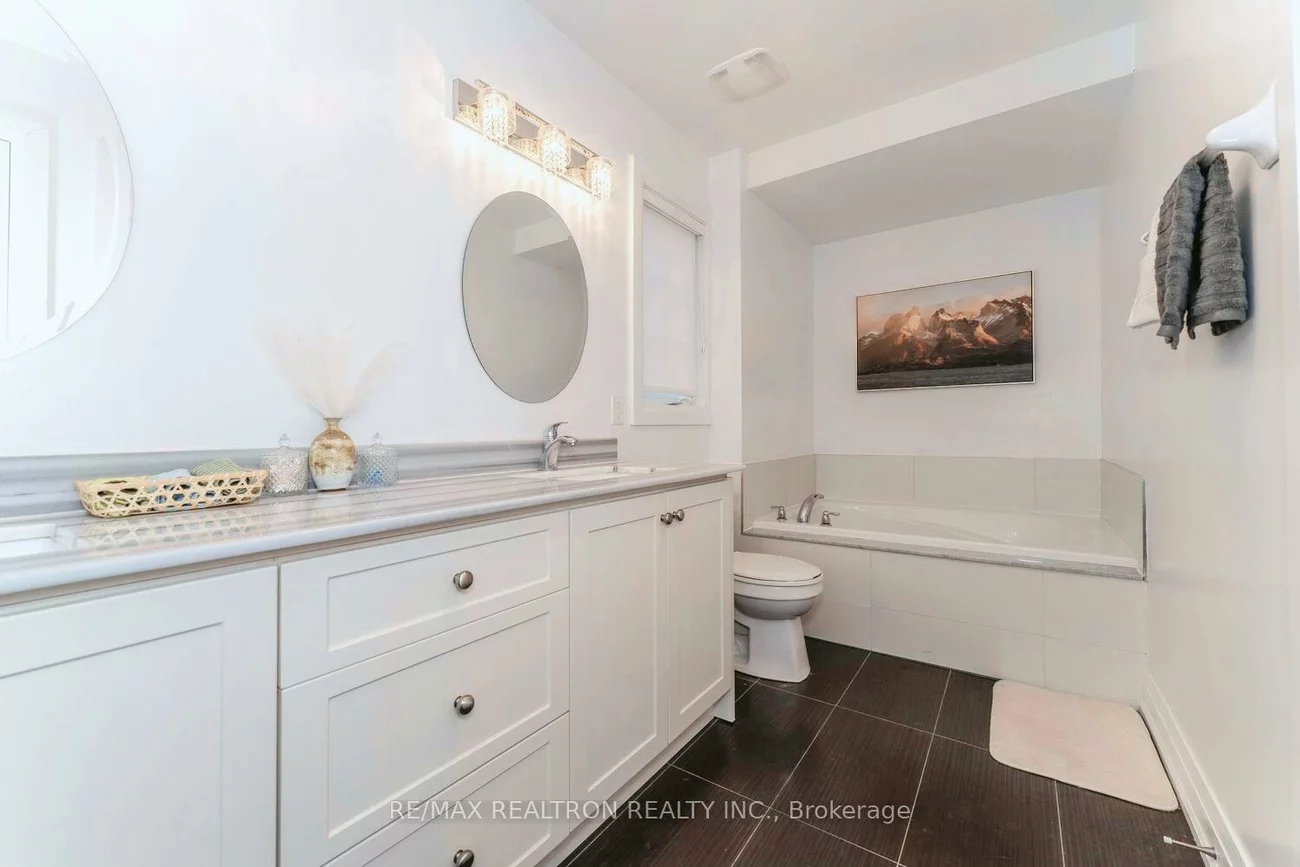 2833, St. Clair, O'Connor-Parkview, Toronto