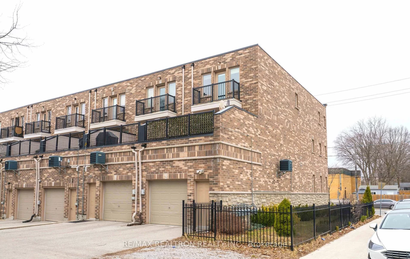 2833, St. Clair, O'Connor-Parkview, Toronto