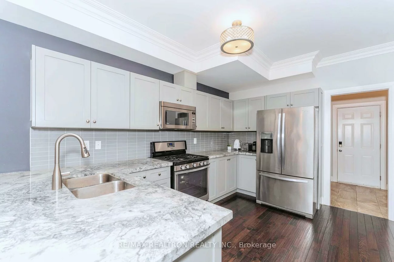 2833, St. Clair, O'Connor-Parkview, Toronto