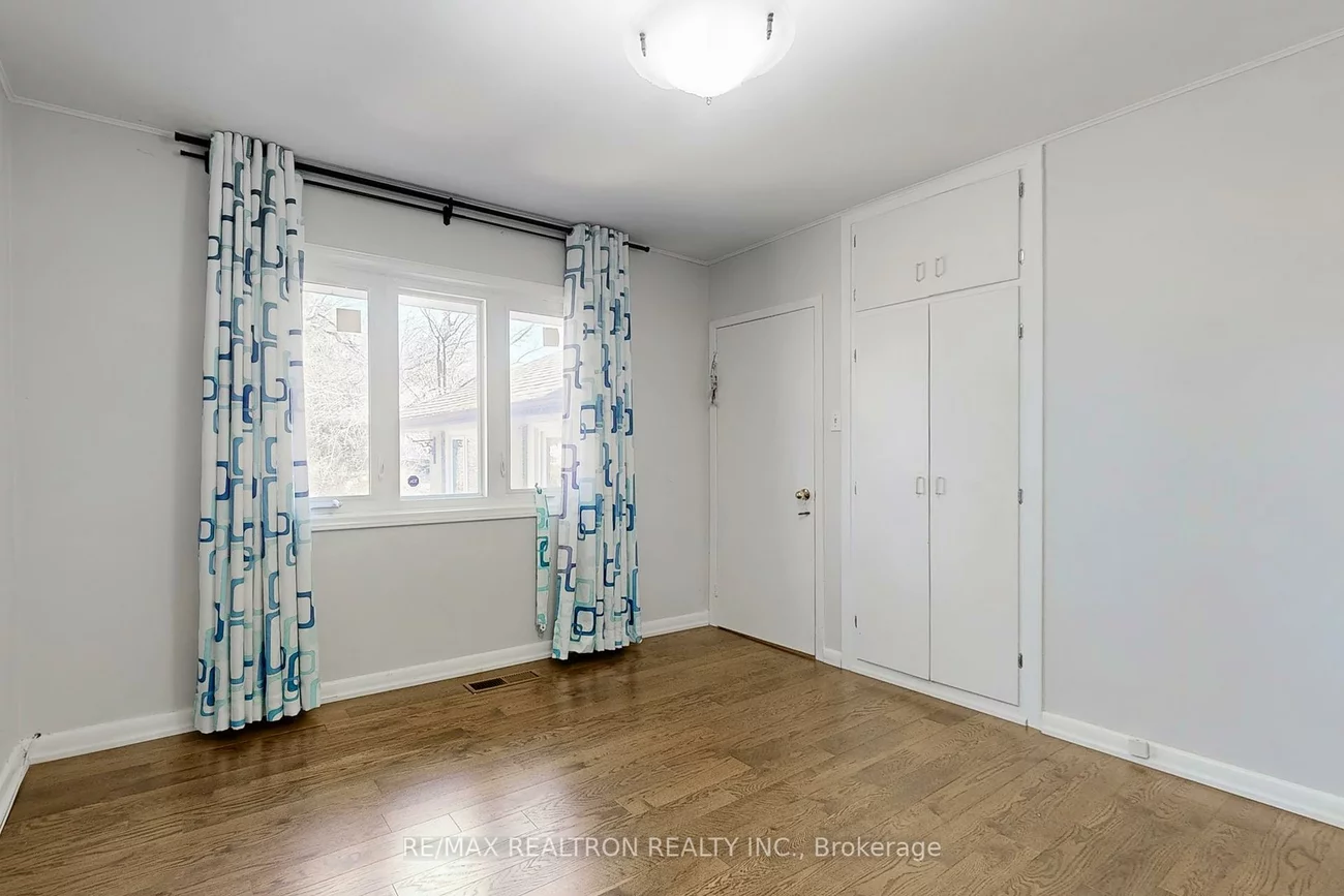 50, Charlemont, Tam O'Shanter-Sullivan, Toronto