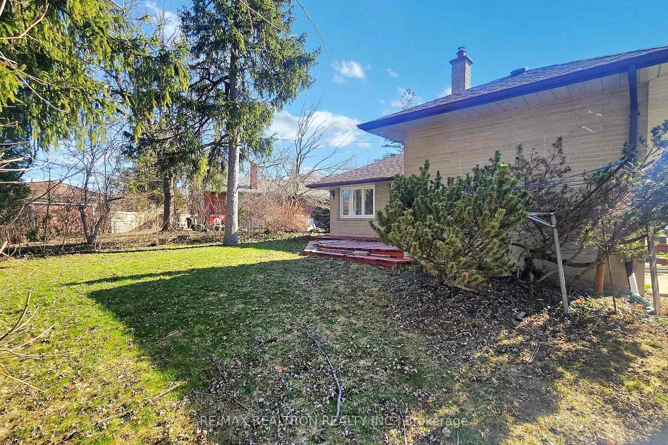 50, Charlemont, Tam O'Shanter-Sullivan, Toronto