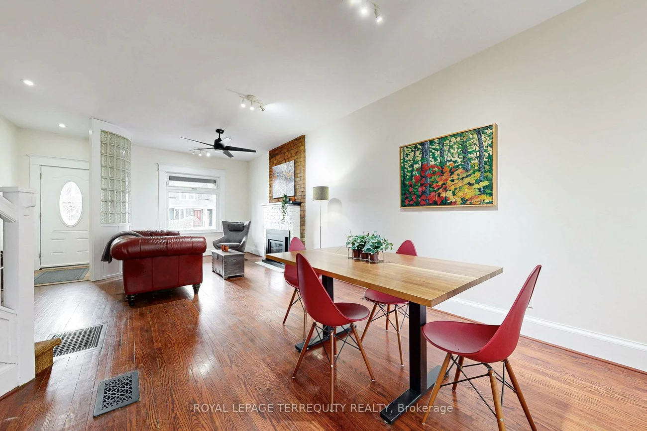 40, Strathcona, North Riverdale, Toronto
