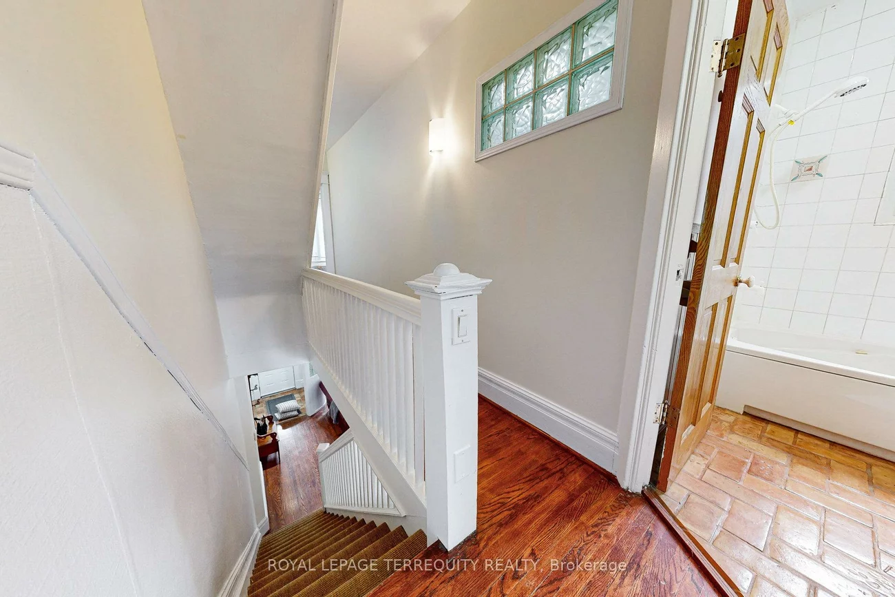 40, Strathcona, North Riverdale, Toronto
