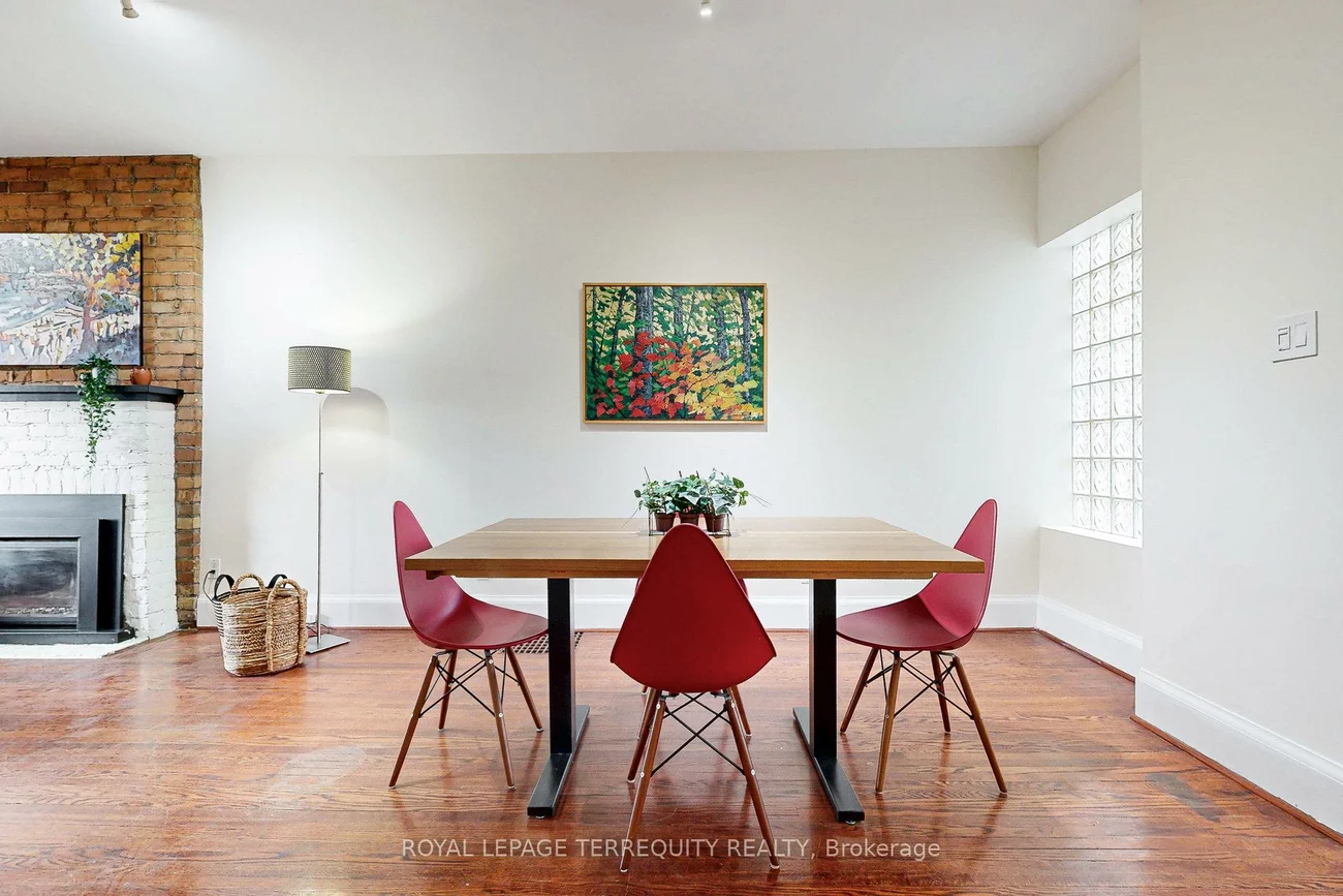 40, Strathcona, North Riverdale, Toronto