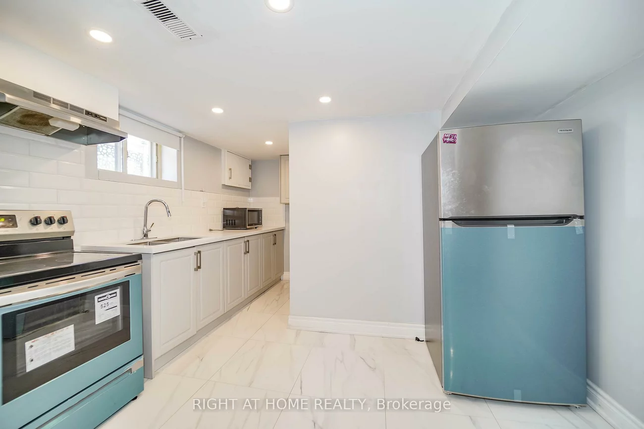 48, Ranstone, Ionview, Toronto