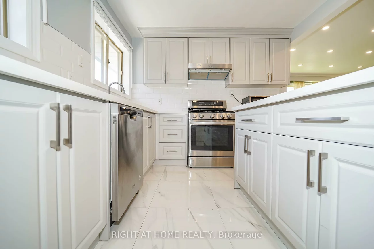 48, Ranstone, Ionview, Toronto