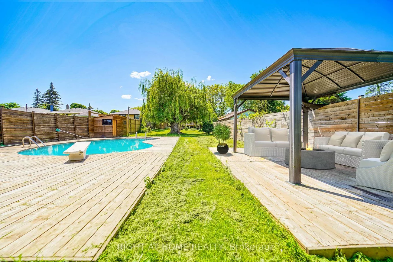 48, Ranstone, Ionview, Toronto