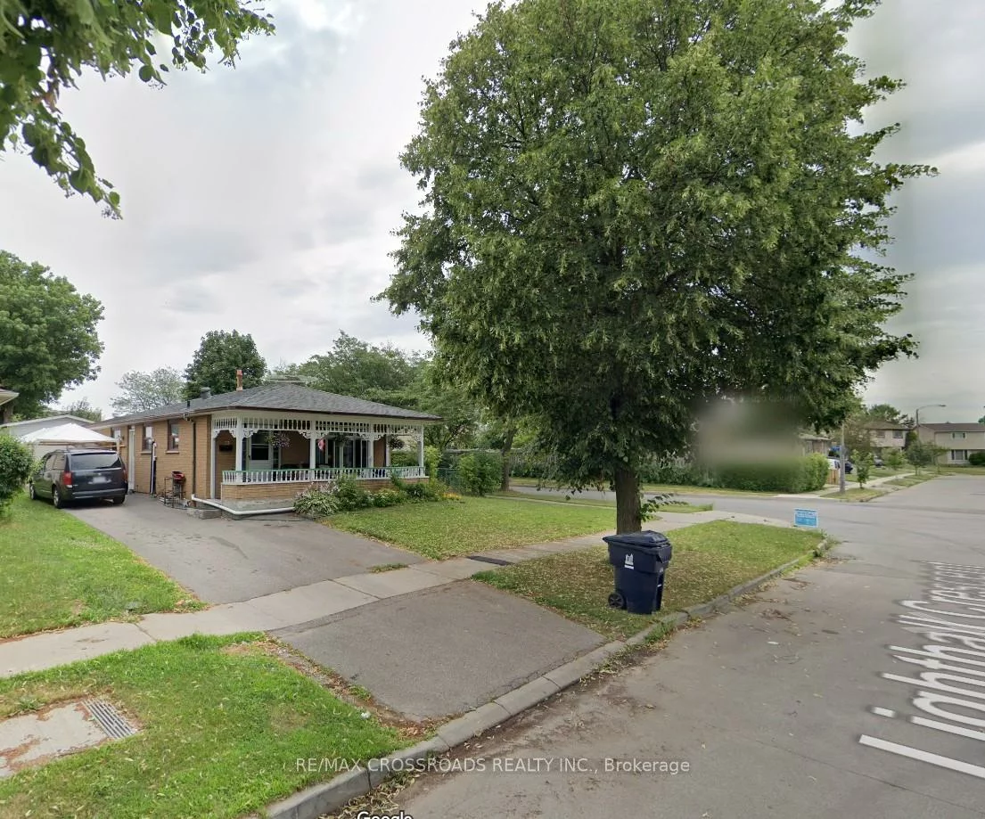32, Lighthall, Malvern, Toronto