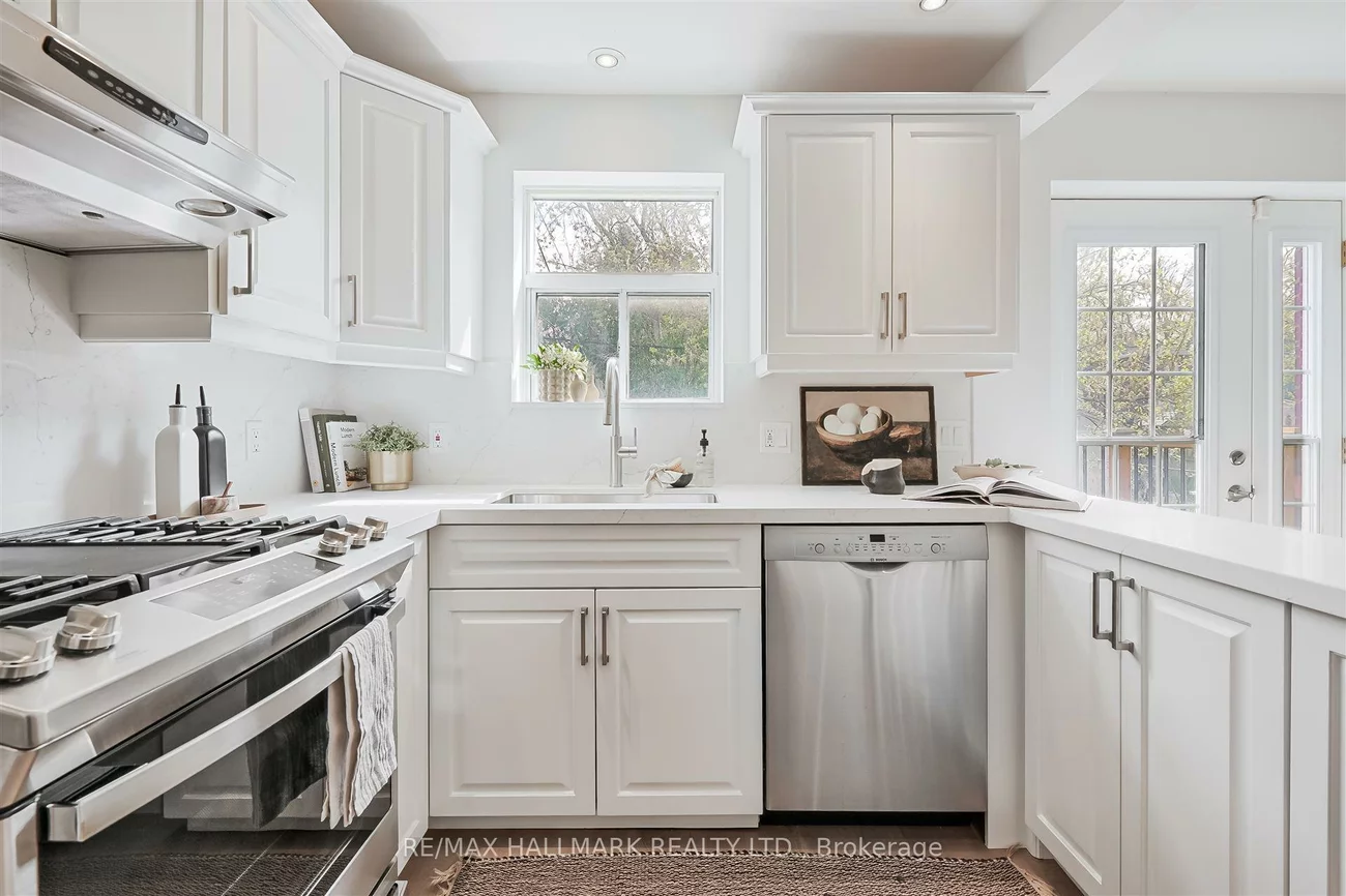 41, Hertle, Greenwood-Coxwell, Toronto