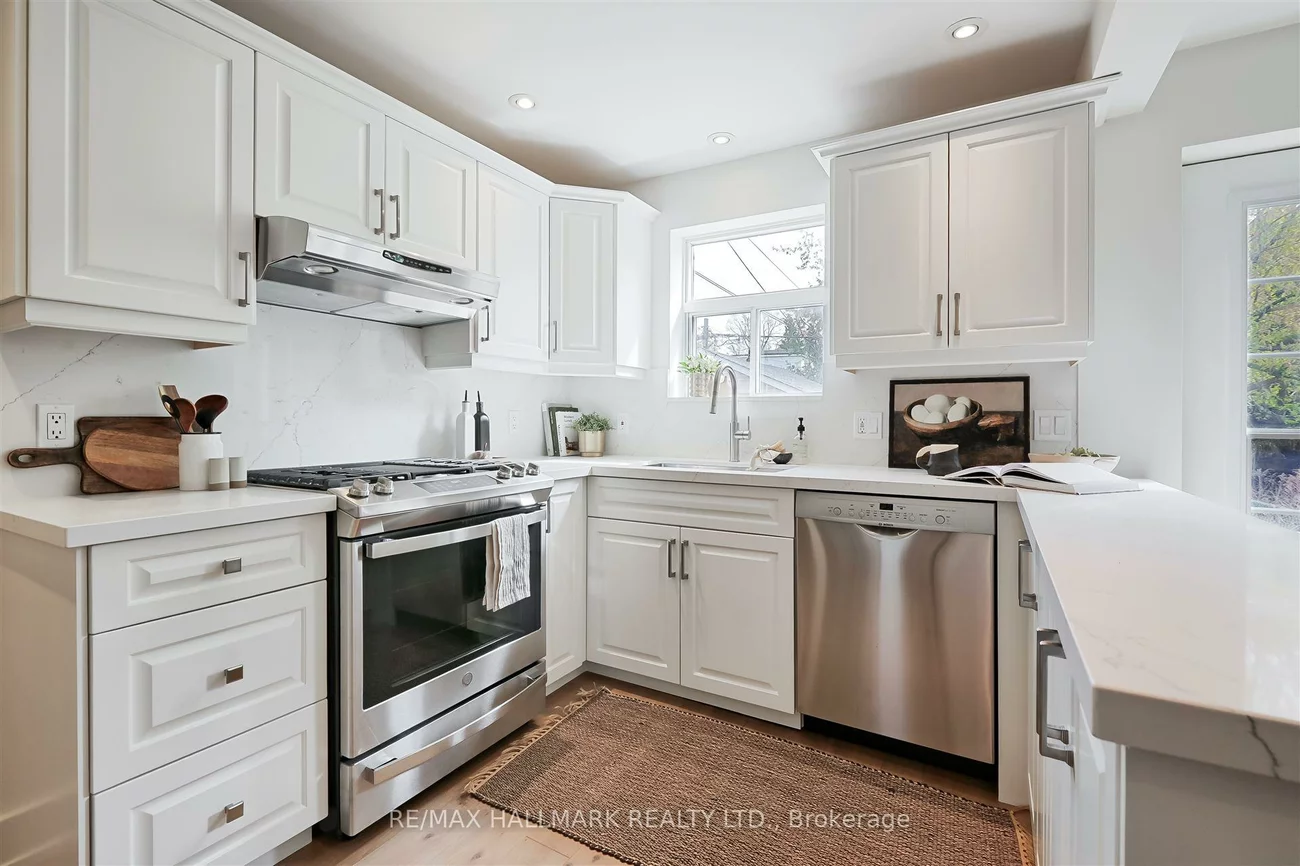 41, Hertle, Greenwood-Coxwell, Toronto
