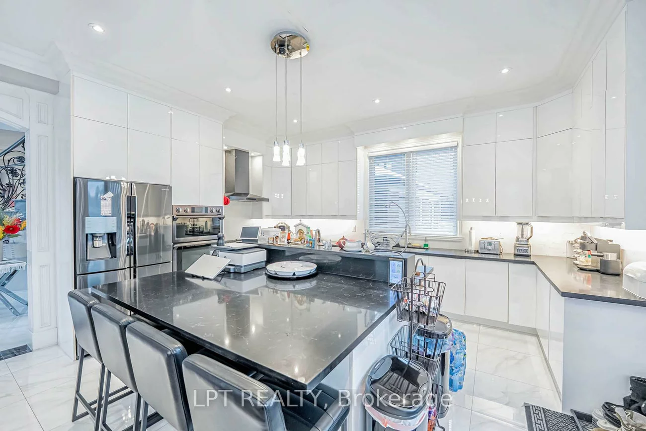 386, Kennedy, Clairlea-Birchmount, Toronto