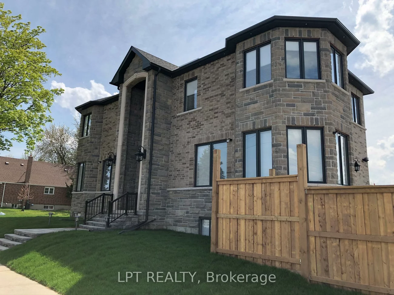 386, Kennedy, Clairlea-Birchmount, Toronto
