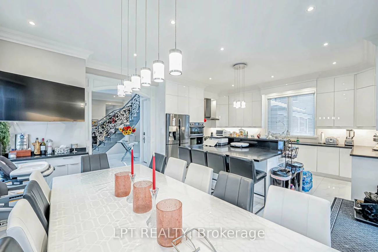 386, Kennedy, Clairlea-Birchmount, Toronto