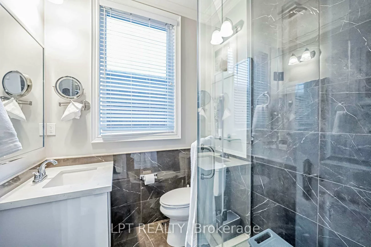 386, Kennedy, Clairlea-Birchmount, Toronto