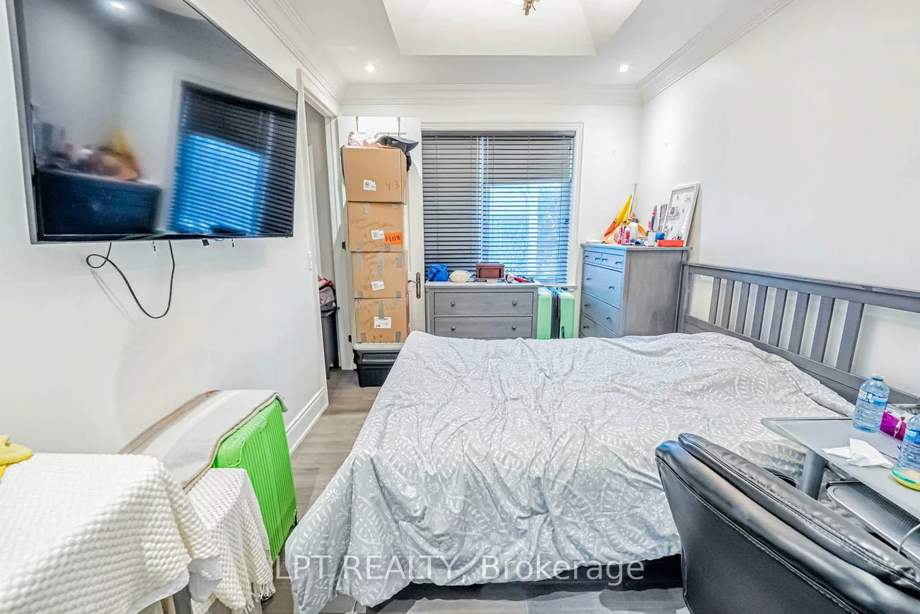 386, Kennedy, Clairlea-Birchmount, Toronto