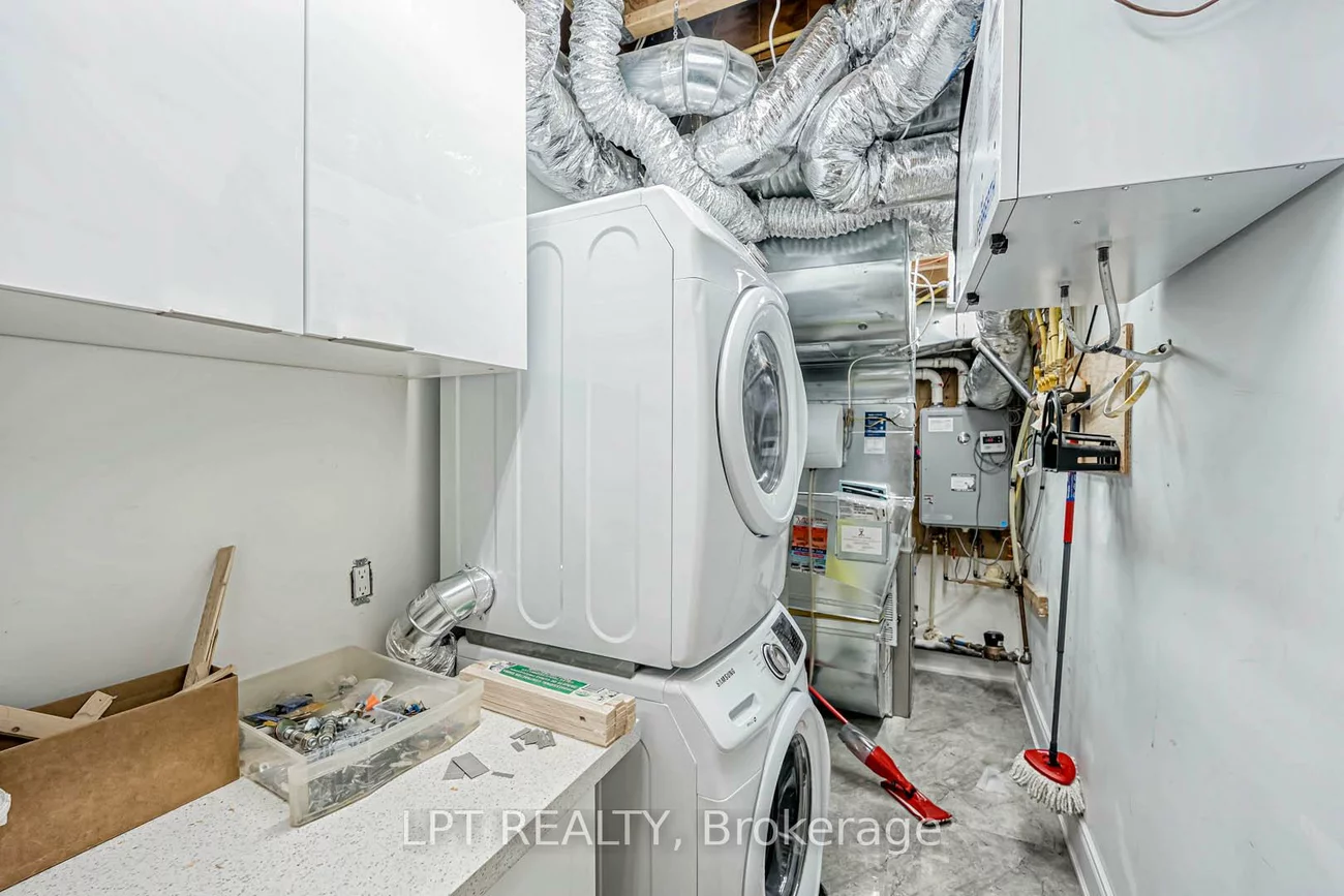 386, Kennedy, Clairlea-Birchmount, Toronto